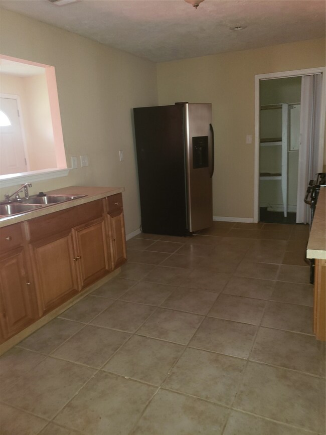 6214 Senior St, Houston, TX 77016 - photo 6