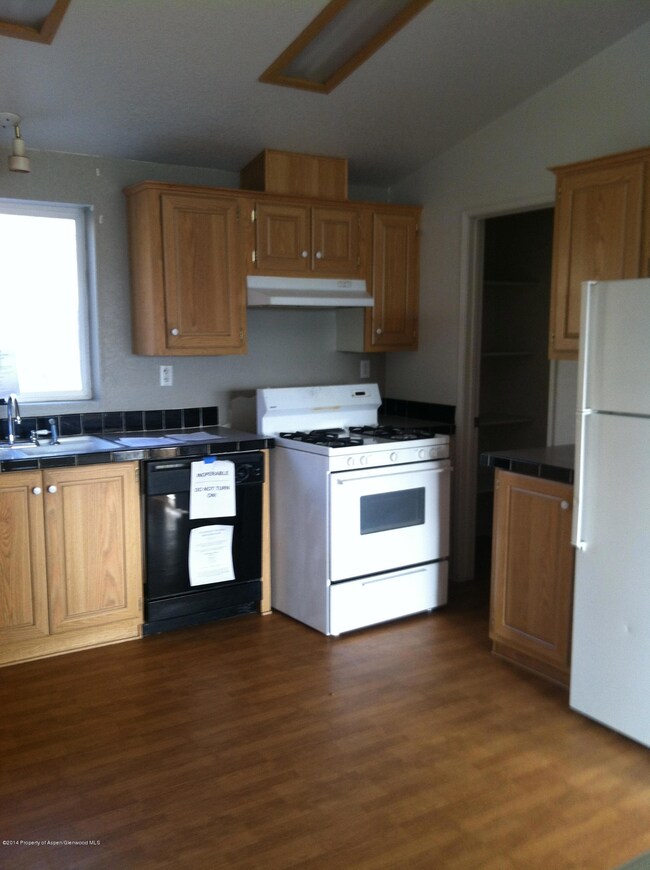 1086 Hudack Cir, Craig, CO 81625 - photo 6