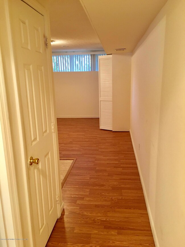 227 Dubois Ave unit 2, Staten Island, NY 10310 - photo 3