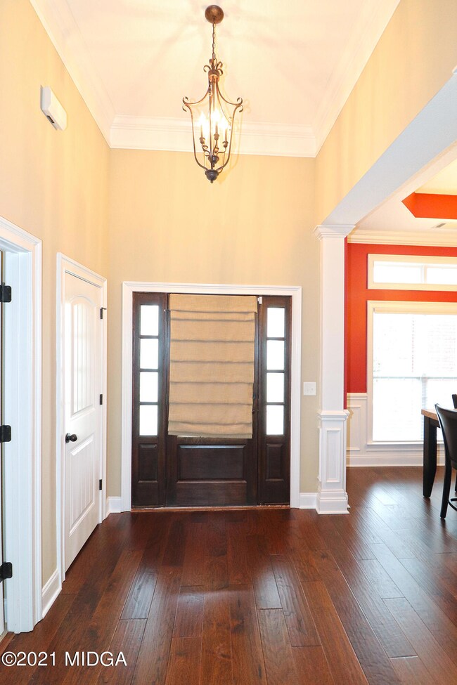 101 Winterton - Foyer