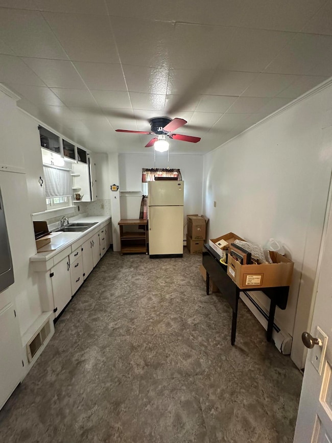 47 York St, Millinocket, ME 04462 - photo 3