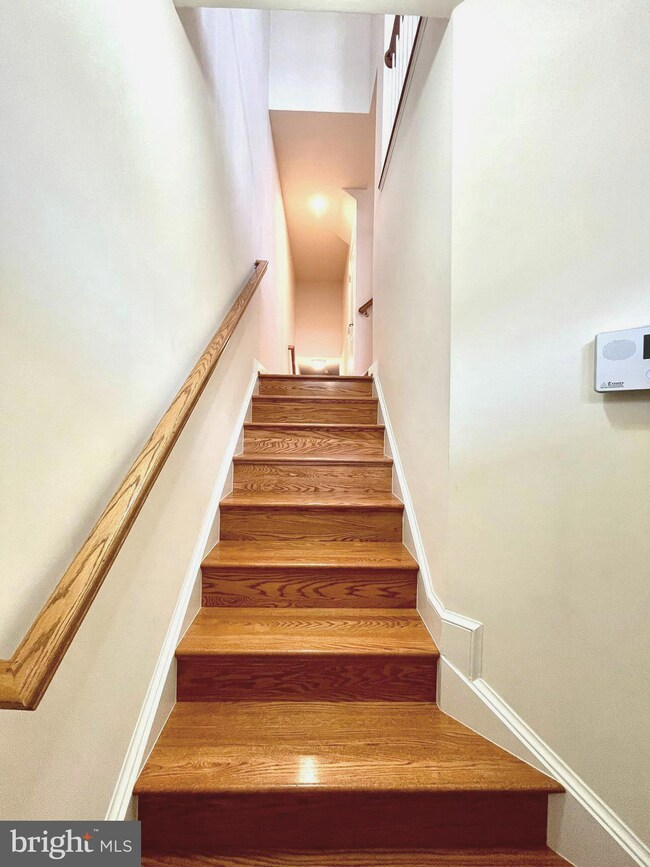 42603 Offenham Terrace, Chantilly, VA 20152 - photo 2