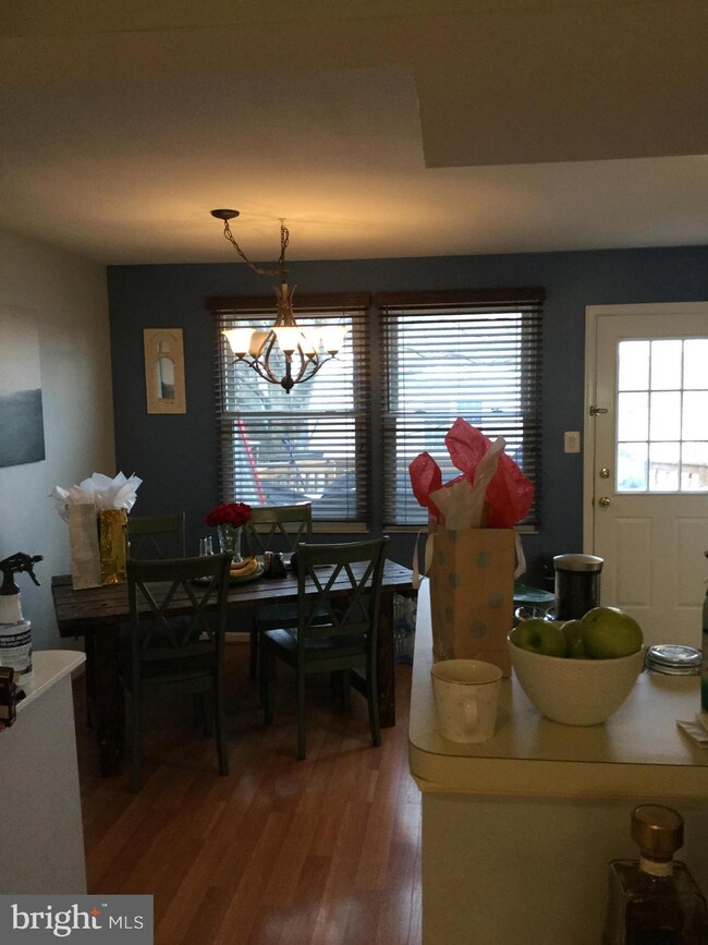 18901 Coral Grove Terrace, Germantown, MD 20874 - photo 3