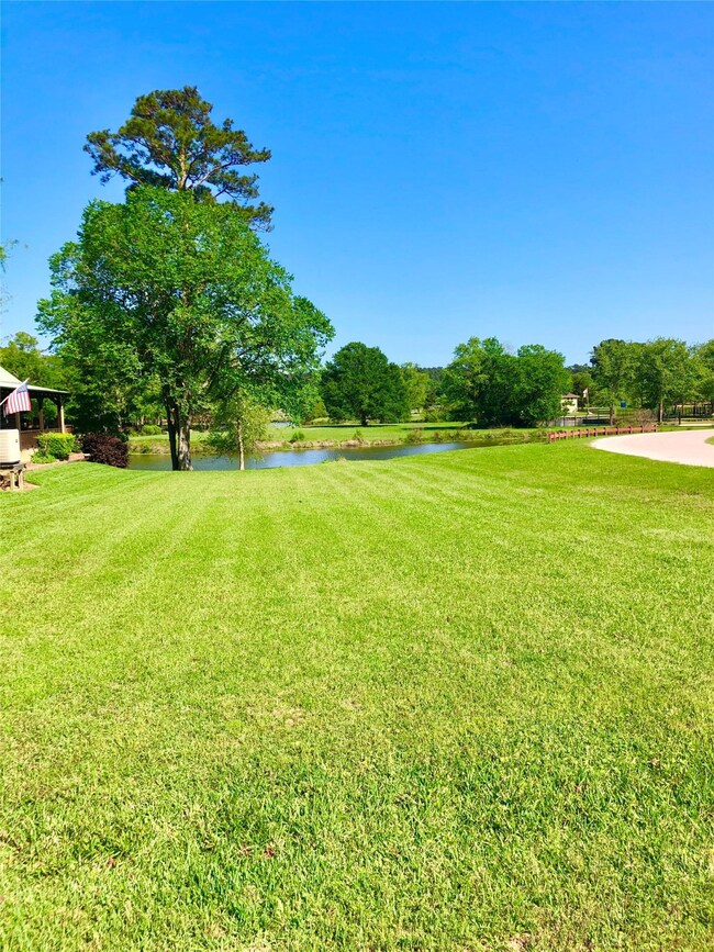 7 Cypress Bend, Huntsville, TX 77340 - photo 4