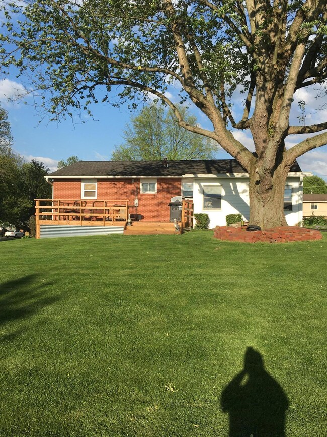 59 SE Lakeview Dr, Thornville, OH 43076 - photo 2