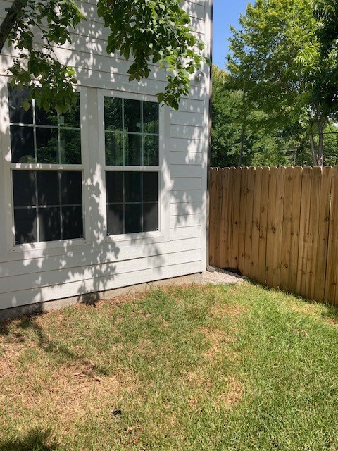 7415 Knox St, Houston, TX 77088 - photo 2