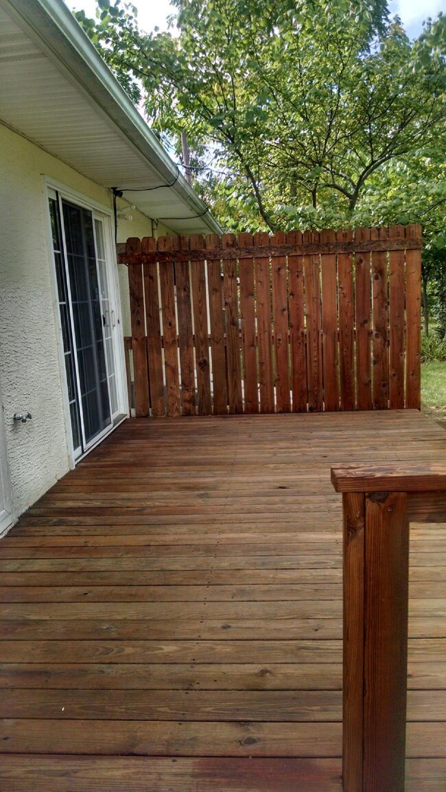 DECK 1