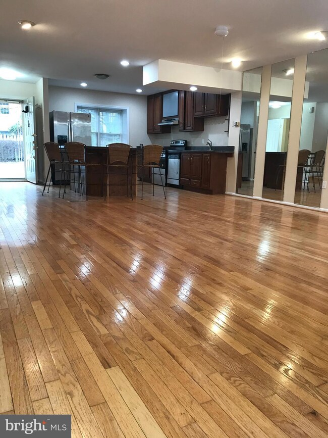 7636 Westlake Terrace, Bethesda, MD 20817 - photo 2