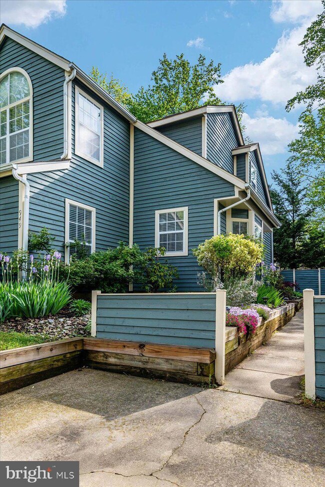 949 Yachtsman Way, Annapolis, MD 21403 - photo 4