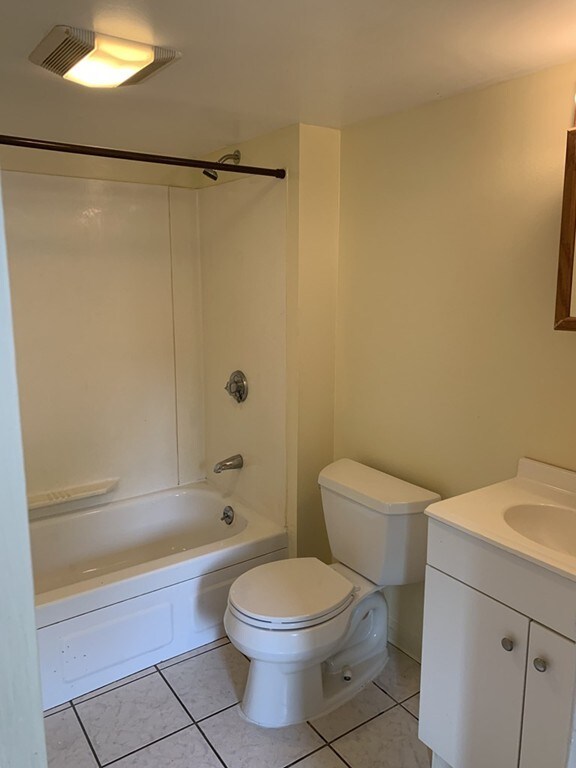 65 Curve St unit 7, Millis, MA 02054 - photo 6