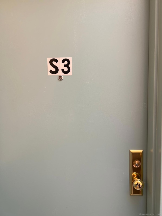 79 Barbour St unit S3, Hartford, CT 06120 - photo 2