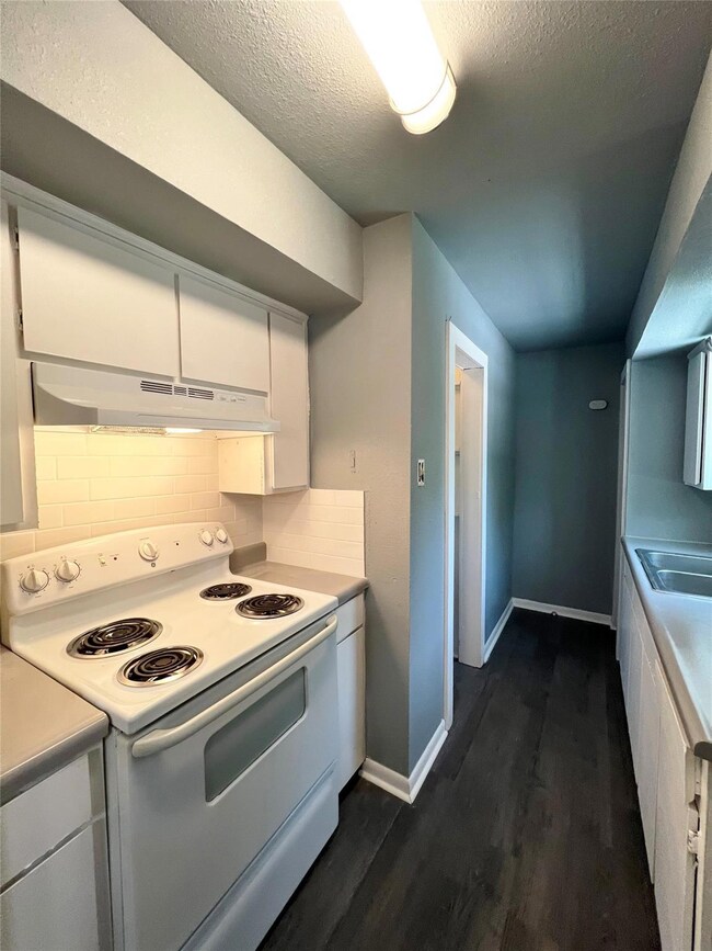 305 S Preston St unit A, Ennis, TX 75119 - photo 7