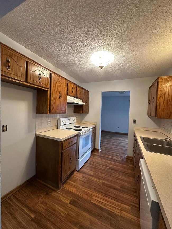 1818 113th Ln NW, Coon Rapids, MN 55433 - photo 7