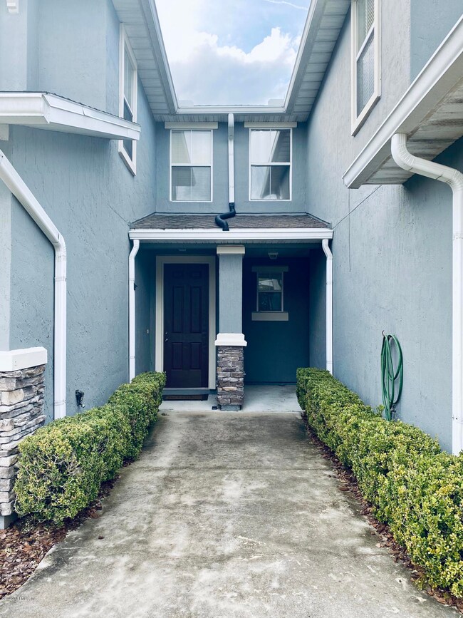 2376 Red Moon Dr, Jacksonville, FL 32216 - photo 5