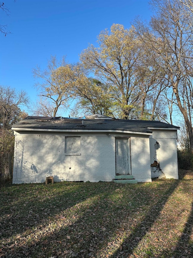 1323 Smith Ave, Memphis, TN 38107 - photo 5