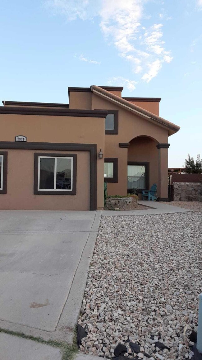 7970 Khouri Cir, El Paso, TX 79915 - photo 4