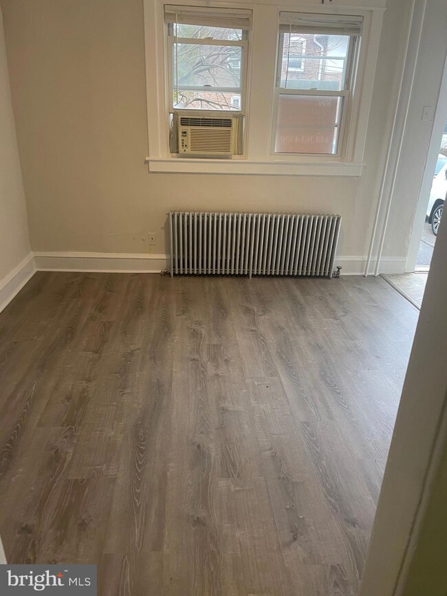 933 Macdade Blvd unit 1, Darby, PA 19023 - photo 2