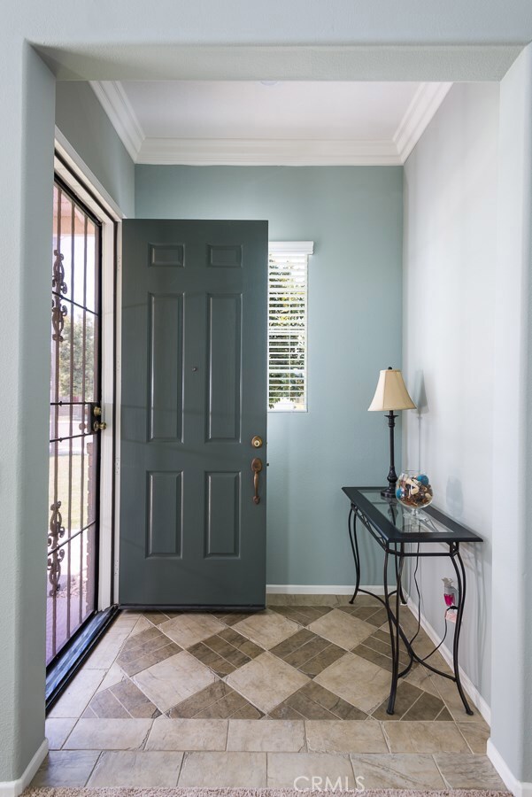 31062 Huntsman Ct, Winchester, CA 92596 - photo 2