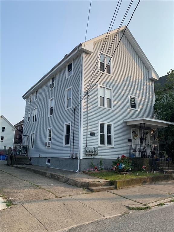 47 Margaret St, Pawtucket, RI 02860 - photo 2