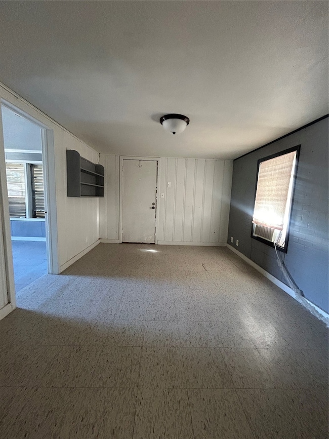 1901 N Avenue G, Freeport, TX 77541 - photo 3