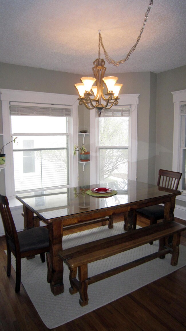 Dining room, hardwood floors