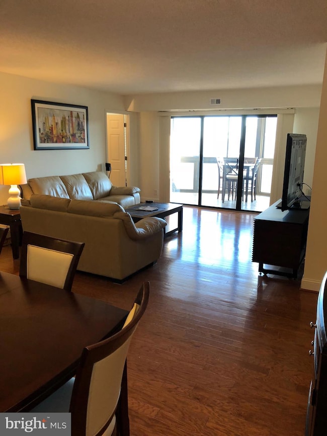 The Rotonda unit 811, McLean, VA 22102 - photo 5