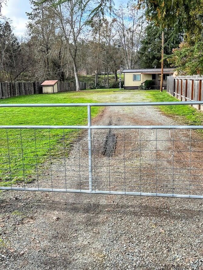 2120 Cullison Ln, Grants Pass, OR 97527 - photo 2