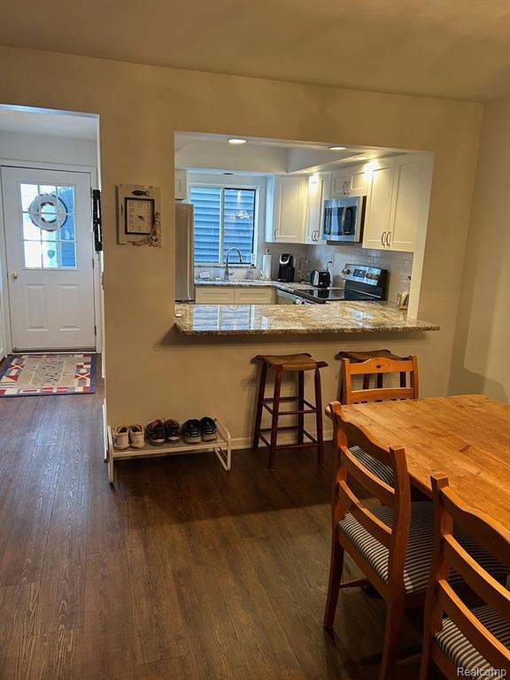 9616 S Channel Dr, Harsens Island, MI 48028 - photo 5