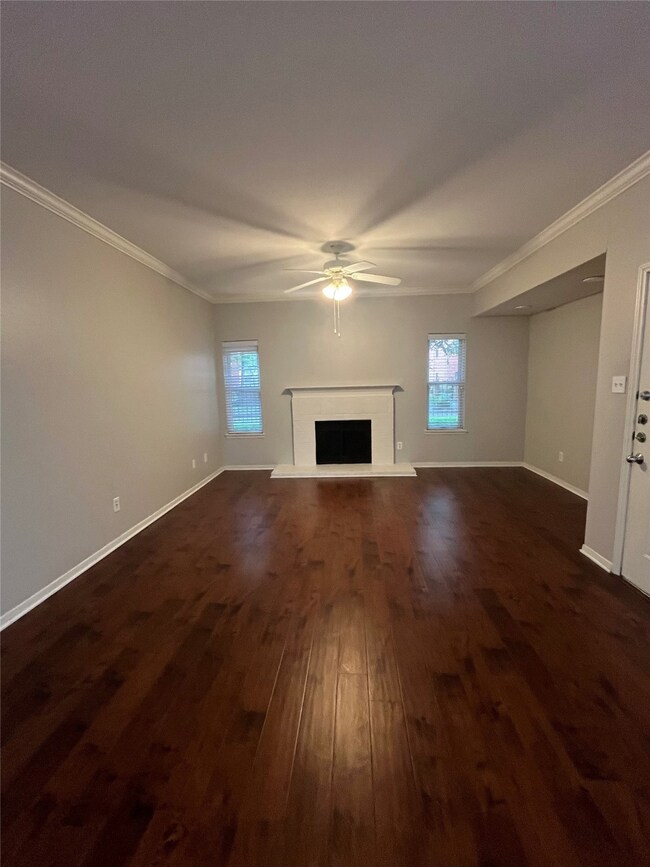 The Oaks at West University unit 404, Houston, TX 77005 - photo 2