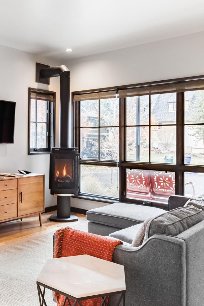 84 NW Drake Rd, Bend, OR 97703 - photo 7