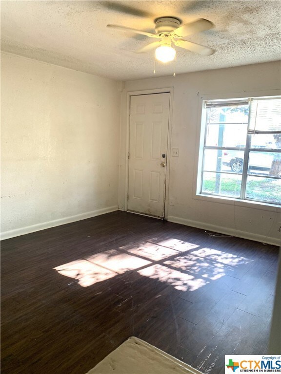 206 W Avenue A, Copperas Cove, TX 76522 - photo 3