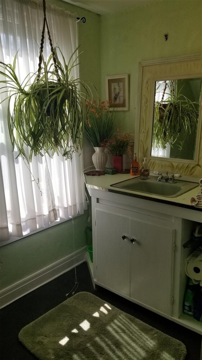 48 Pleasant St, Essex Junction, VT 05452 - photo 6