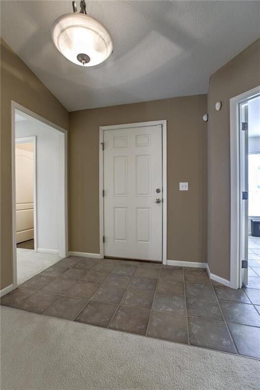 Good size entry with tile!