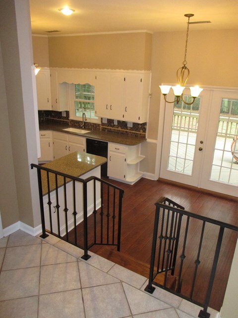 Kitchen/Breakfast Rm Area