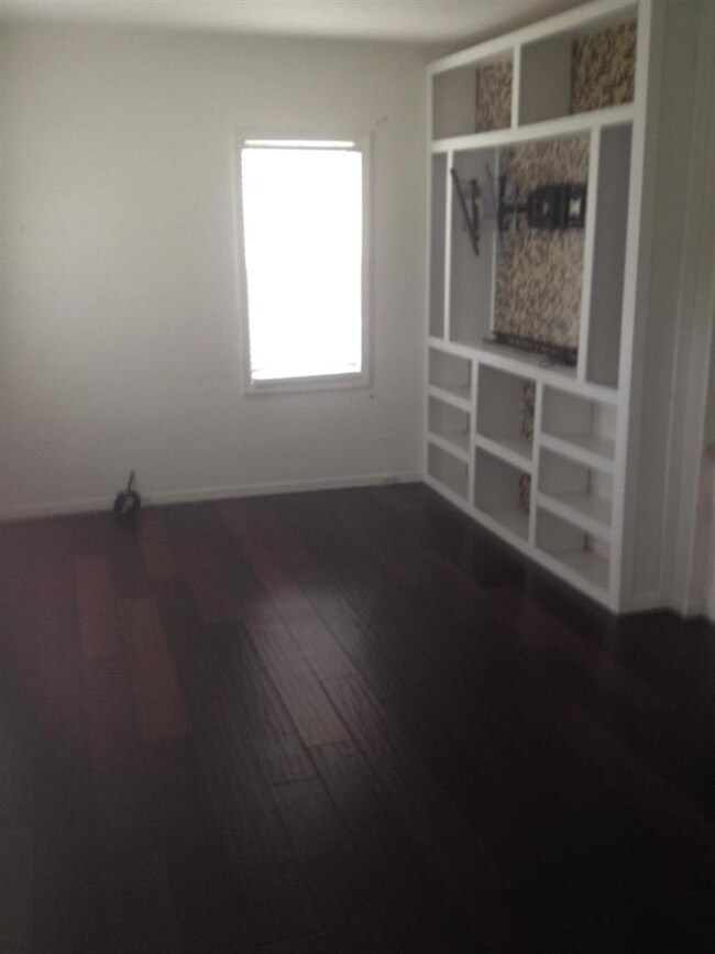 1125 E North St, Crown Point, IN 46307 - photo 2