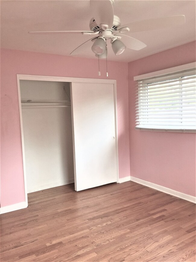 537 E Park Ave, Elmhurst, IL 60126 - photo 4