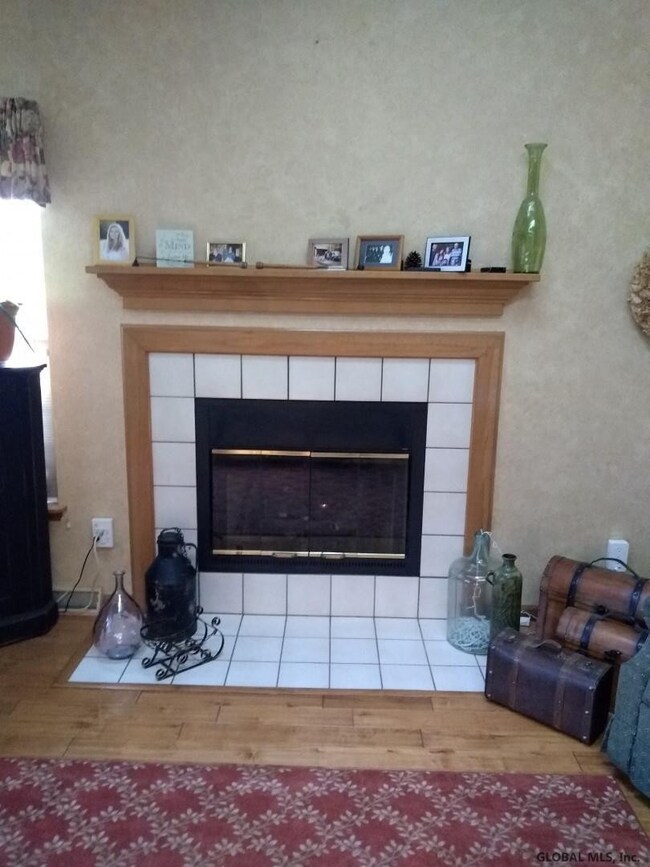 6 Outlook Ct, Troy, NY 12182 - photo 3