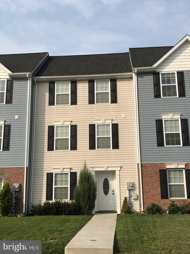 27 Hanger Ct, Inwood, WV 25428 - photo 7