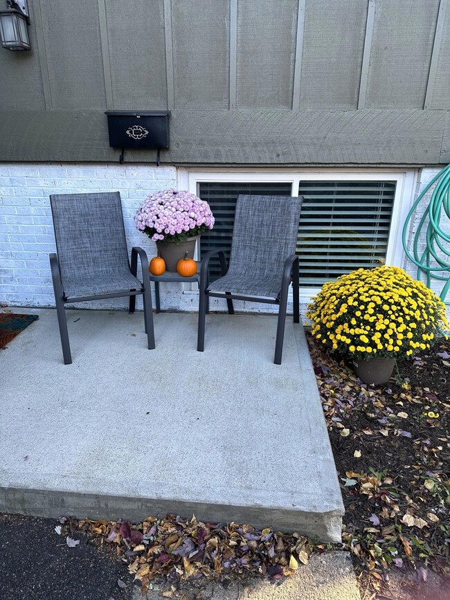 225 4th St NE, Plainview, MN 55964 - photo 3