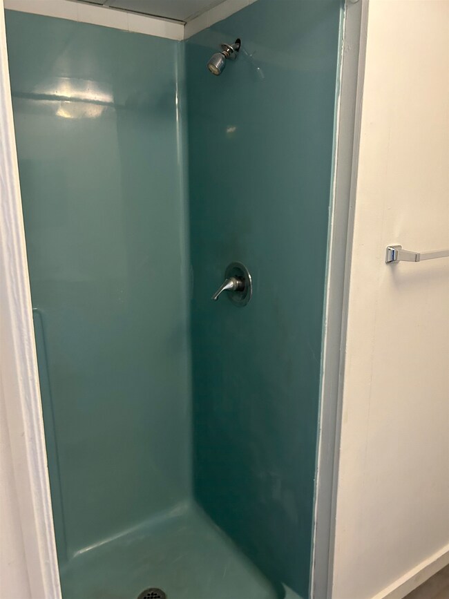 40 W Broadway unit RR 564 U5, Derry, NH 03038 - photo 7