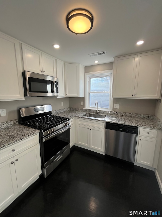 395 Blake St, New Haven, CT 06515 - photo 2