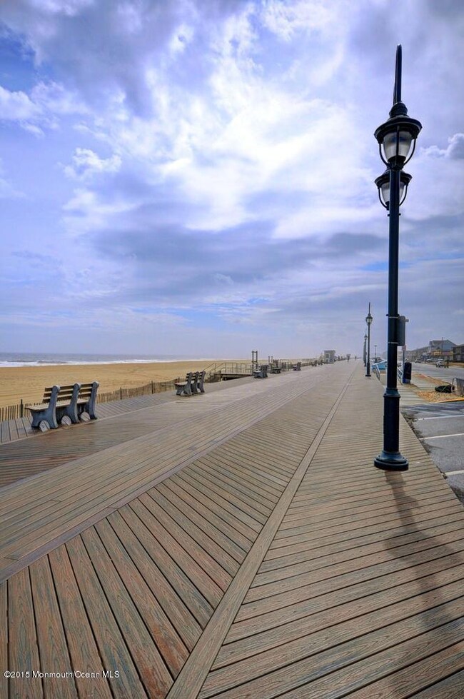 213 13th Ave Belmar NJ 07719-large-047-L
