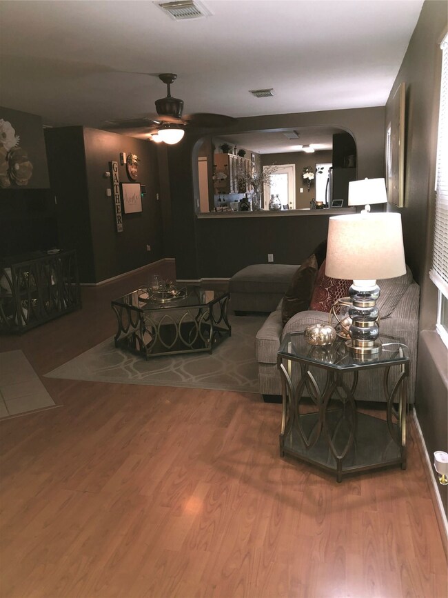 10327 Kinsdale Crossing Ln, Houston, TX 77075 - photo 4