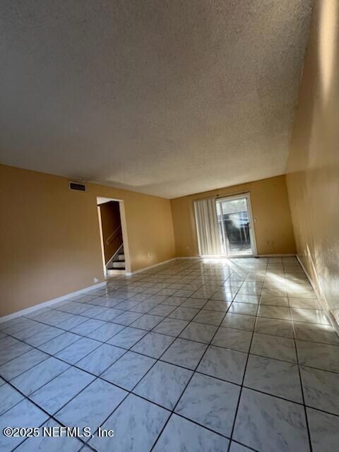 714 livingroom 2 of 2
