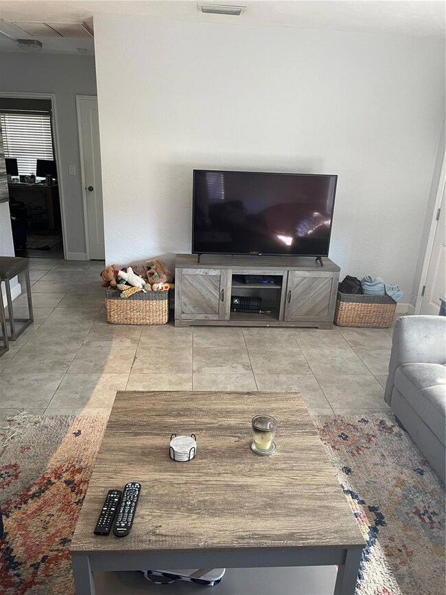 3903 W Bay Vista Ave, Tampa, FL 33611 - photo 3