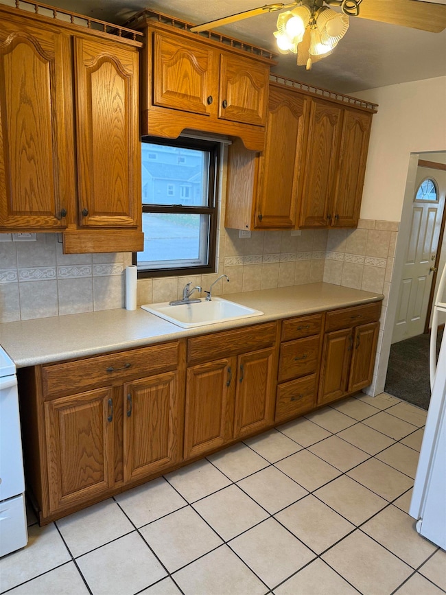 819 Hanna Blvd, Waterloo, IA 50701 - photo 4