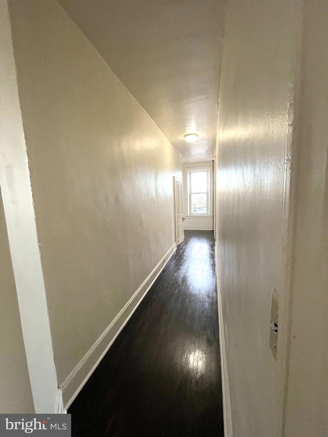 143 E Antietam St unit 2, Hagerstown, MD 21740 - photo 2