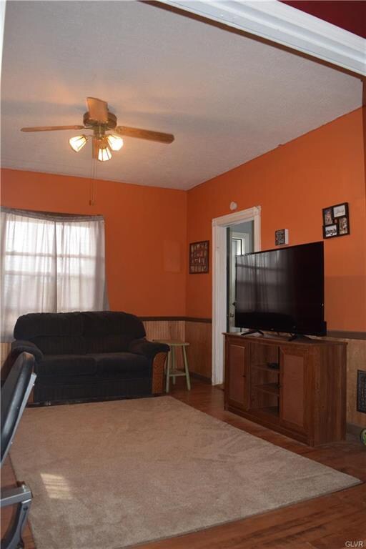 13 E Applegate Ave, Pen Argyl, PA 18072 - photo 6