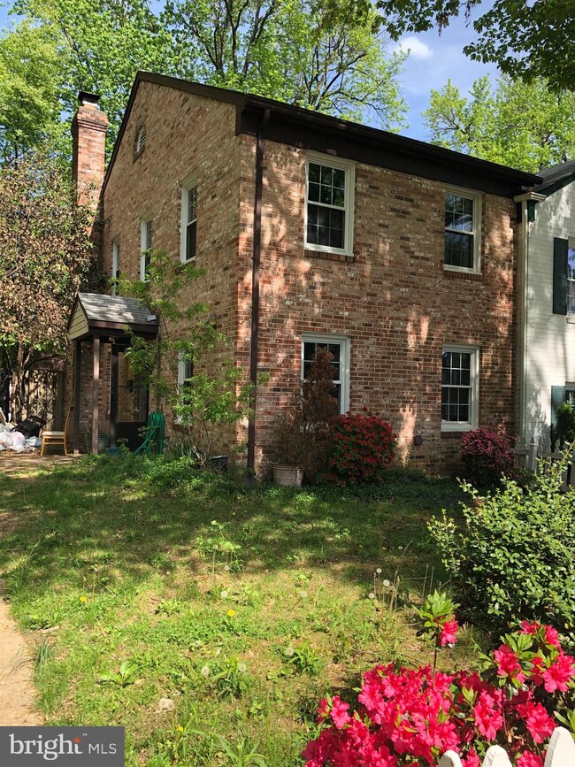 2918 Wetherburn Ct, Woodbridge, VA 22191 - photo 3