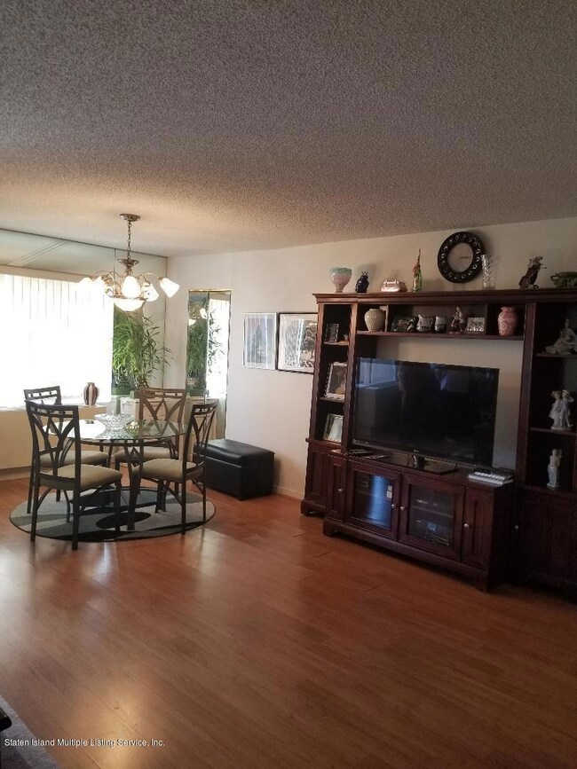 Chestnut Hill at Essex Park unit 3J, Staten Island, NY 10314 - photo 6